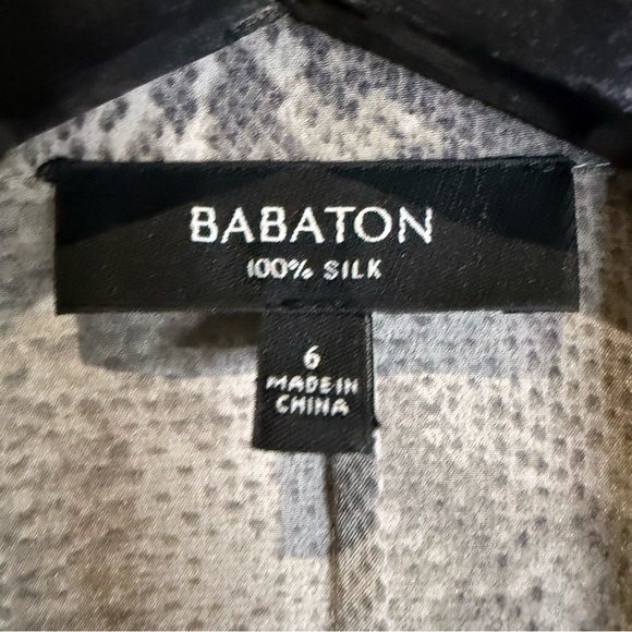Babaton Aritzia 100% Silk Gray Snake Python Print Blazer size 6 Preppy - Picture 5 of 9